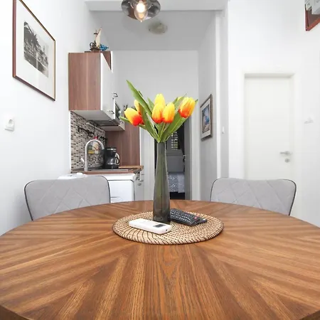 Fab 'n' Chic Apartament