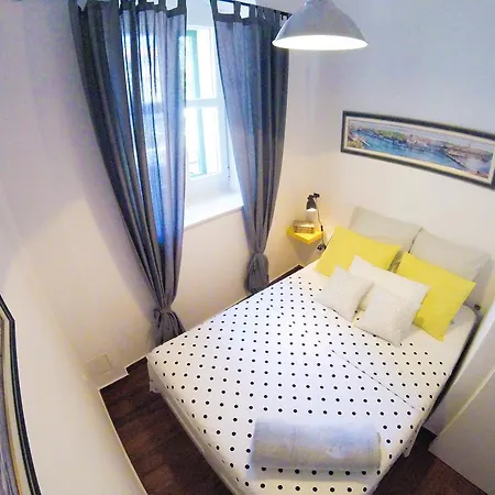 Apartment Fab 'n' Chic Split
