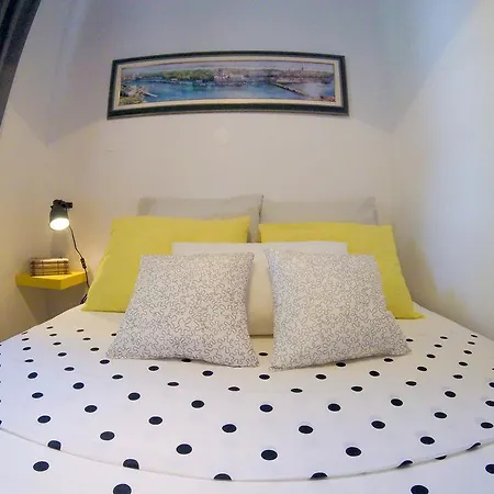 Fab 'n' Chic * Split