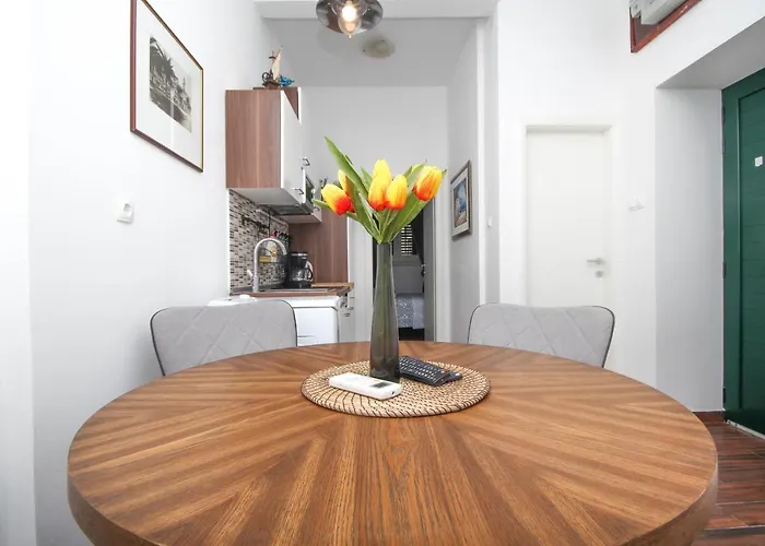 Fab 'n' Chic Apartment