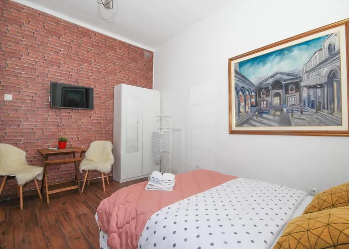 Fab 'n' Chic * 스플리트