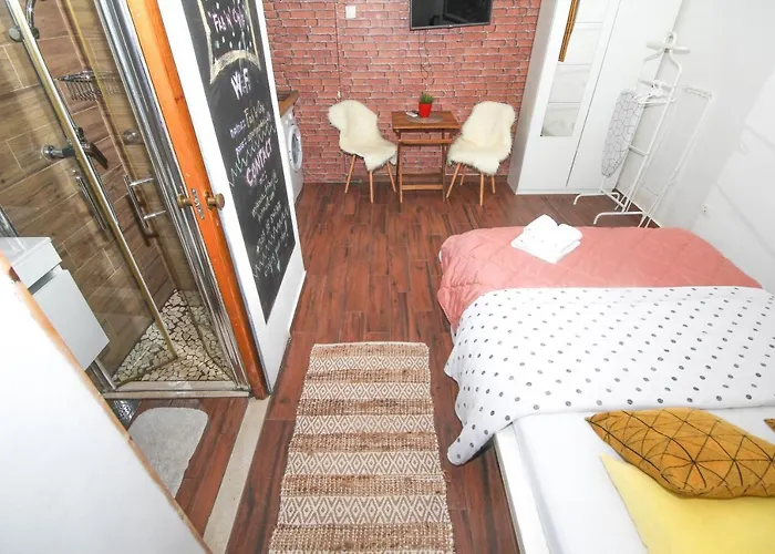 Fab 'n' Chic * 스플리트