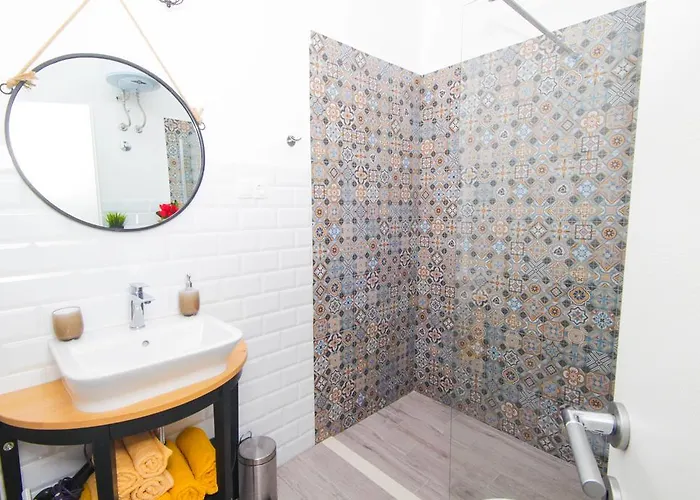 Fab 'n' Chic * 스플리트